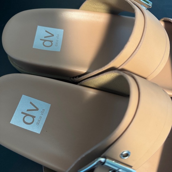 DV by Dolce‎ Vita Tan Sandals - Picture 3 of 4